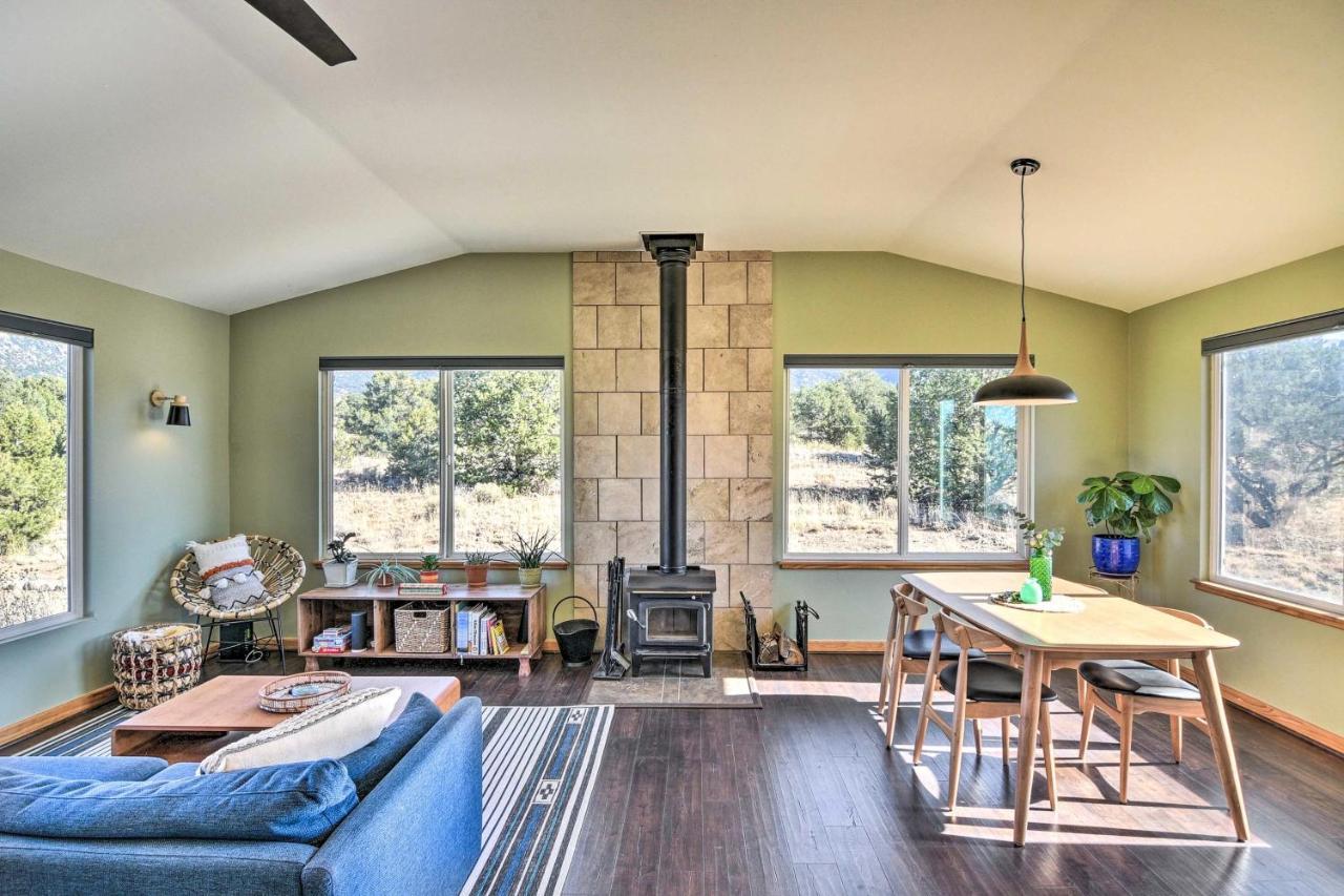Cozy Remote Retreat • Mountain Views • Stargazing Villa Crestone Buitenkant foto